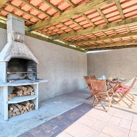 Holiday Mirela Holiday home Zbandaj