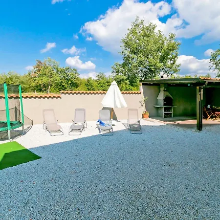 Holiday Mirela Holiday home